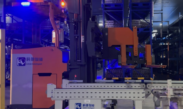 AGV三向叉車自動轉(zhuǎn)運-天長缸蓋項目